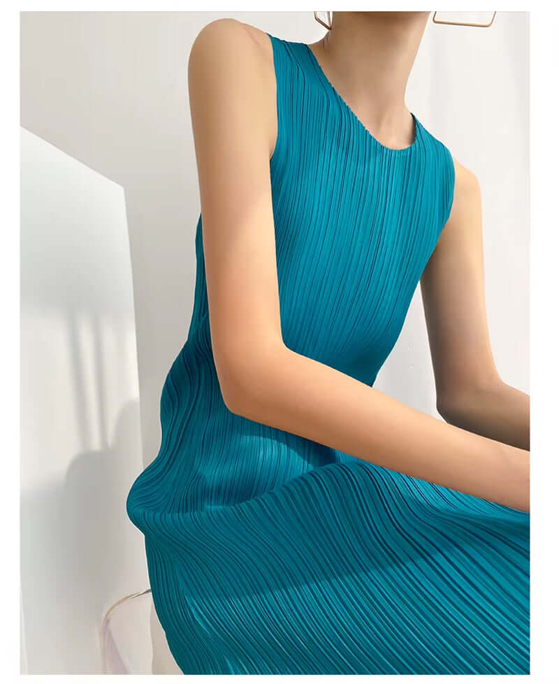 Japanese Style Pleated Sleeveless Dress